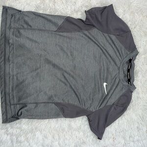 Nike Men's Gray Performance Shirt